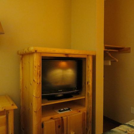 Cranberry Country Lodge Tomah Exterior photo