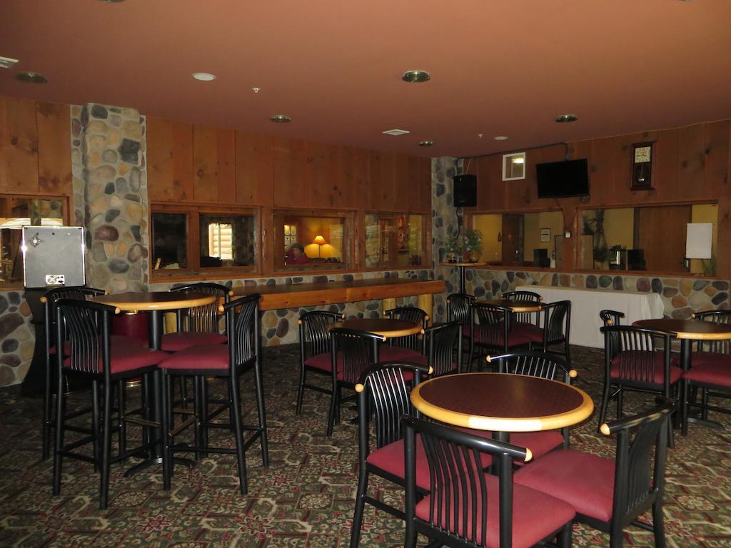 Cranberry Country Lodge Tomah Exterior photo